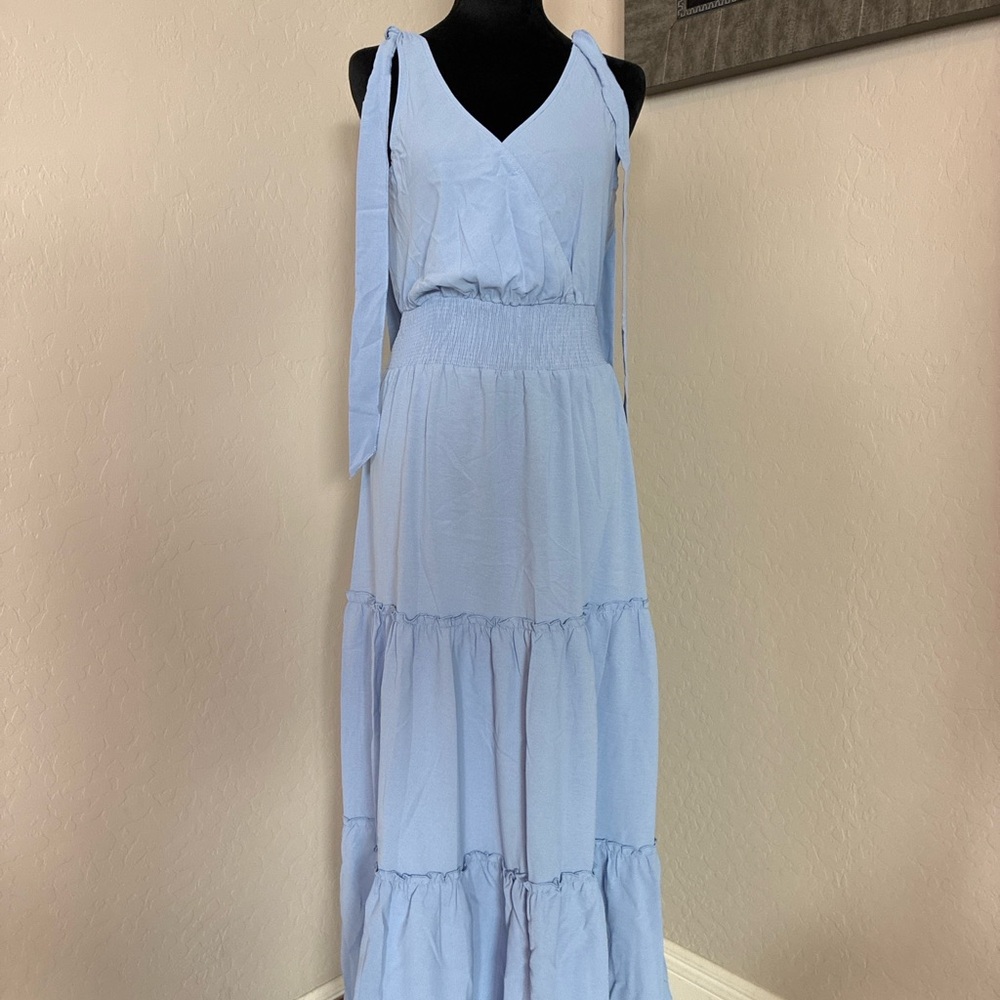🤑🤑 Light Blue Tiered Maxi Dress Size S NWT Tie Shoulder Smocked Waist